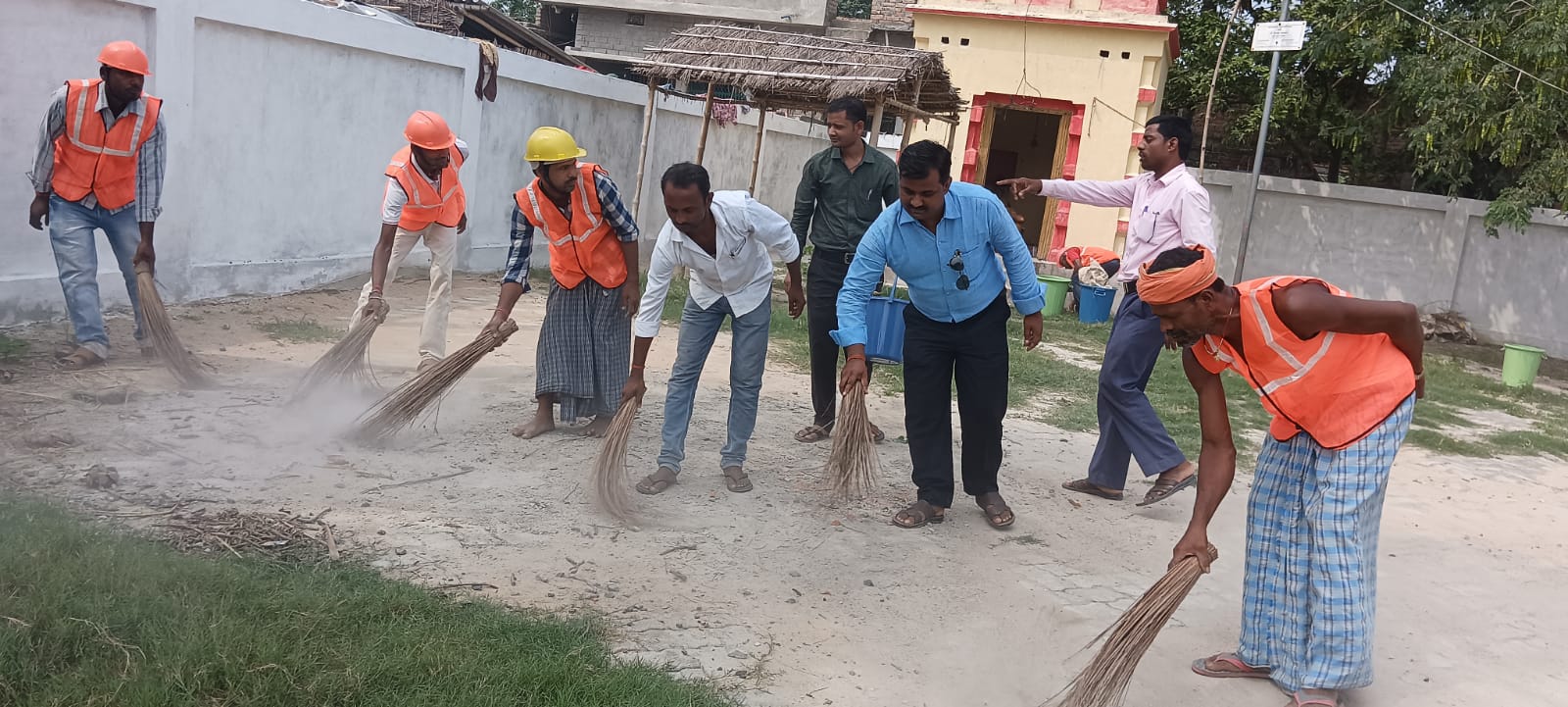 You are currently viewing मोतीपुर पंचायत में मुखिया प्रेमा देवी के नेतृत्व में डस्टबिन का वितरण किया गया//