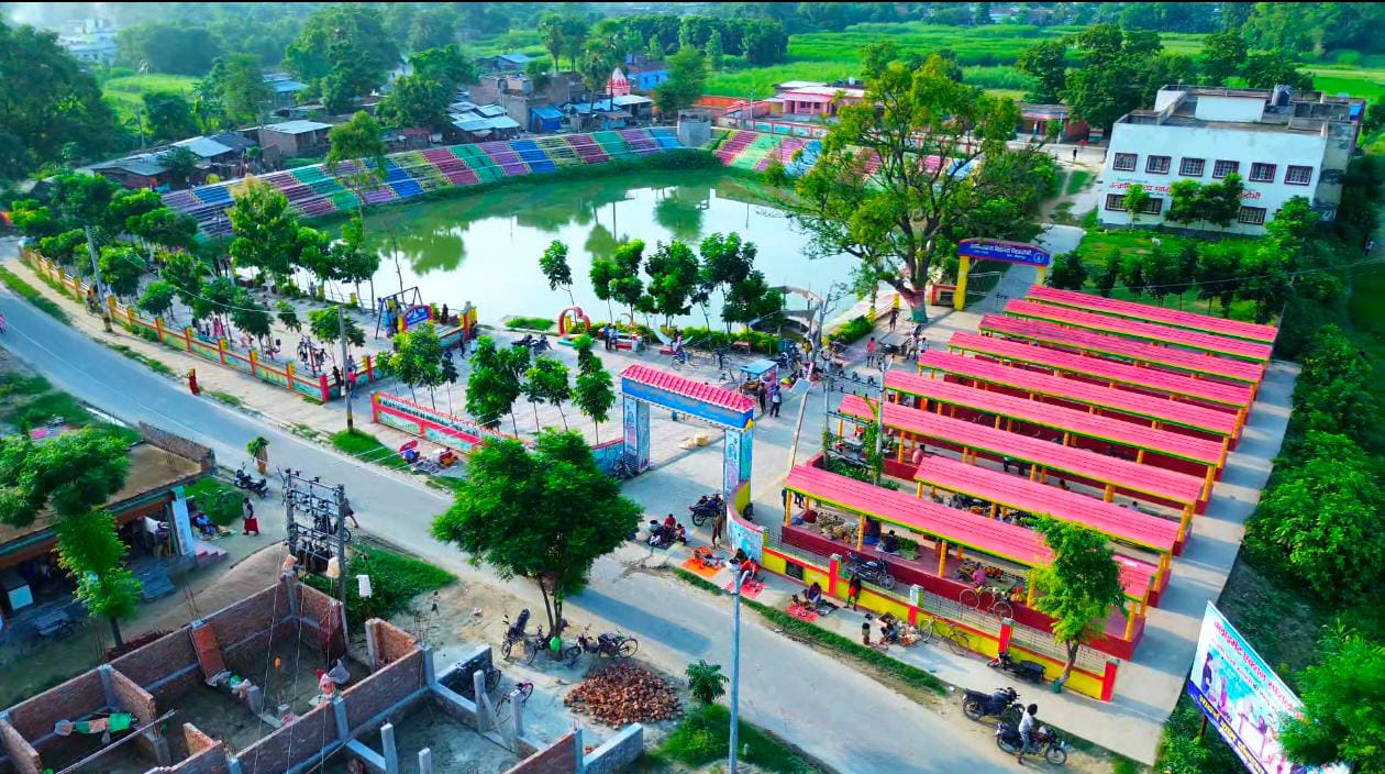Read more about the article आदर्श ग्राम पंचायत राज मोतीपुर का पिट्ठाडोभी पोखर का सौंदर्यीकरण
